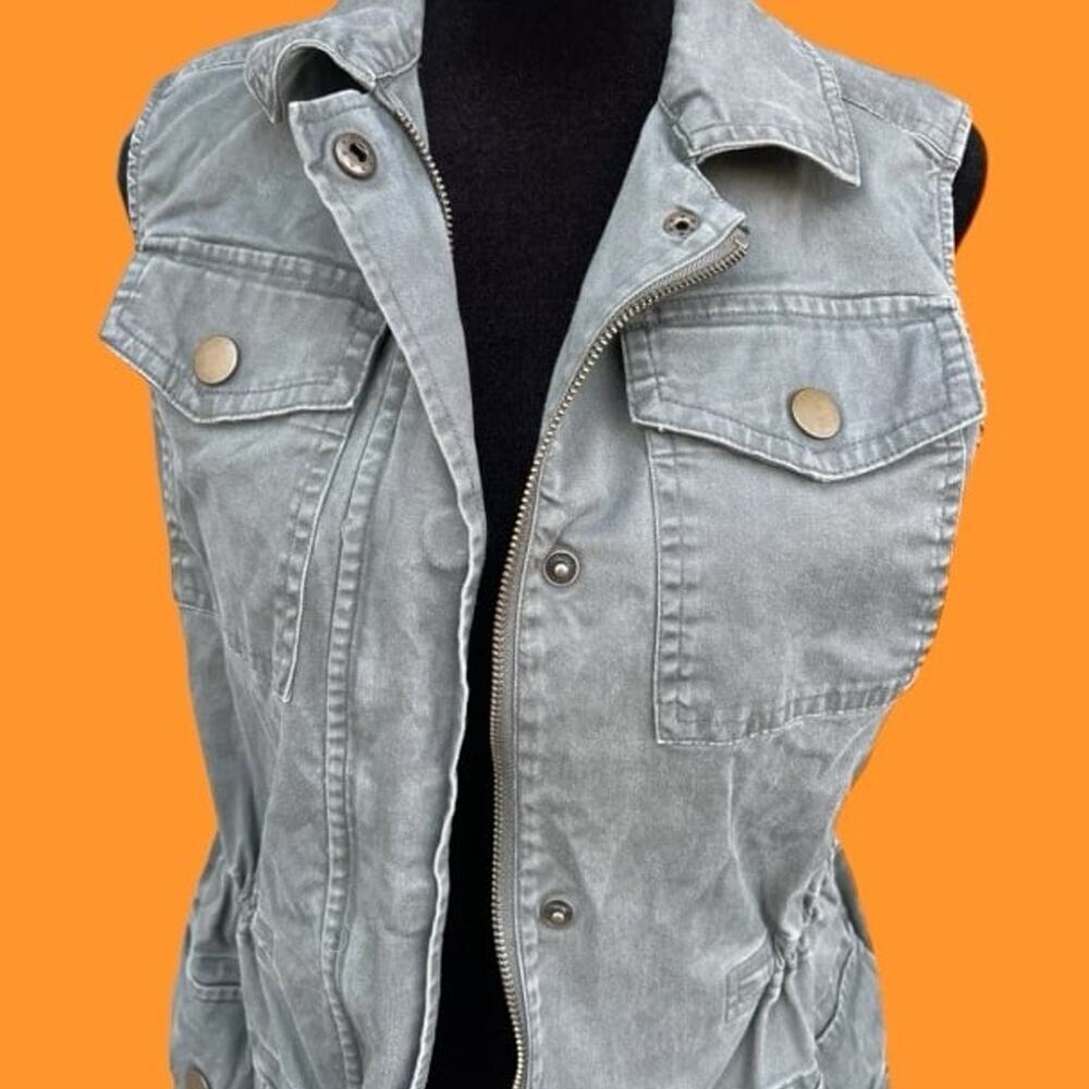 A new day women’s  XS sleeveless, cotton, zip, and button-down vest